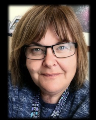 picture of Julie Lawrence